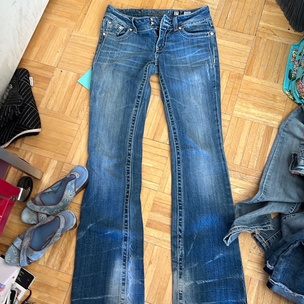 Miss me jeans with button back pockets